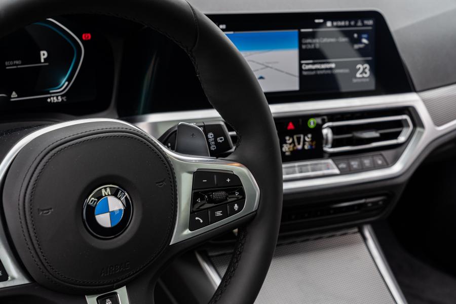 Детали интерьера BMW 320d Touring M Sport (G21) 2019 года  (WW) (фото 7 из 33)